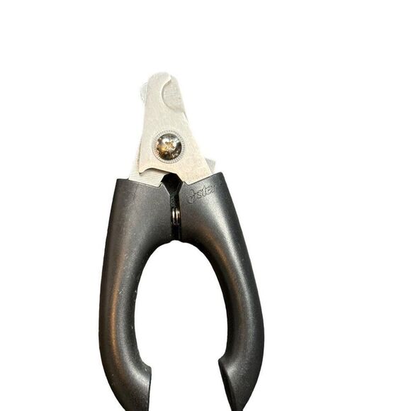 Oster Pet Nail Clipper - Ergonomic Design Stainless Steel Blades Non-Slip Handle - Picture 1 of 6